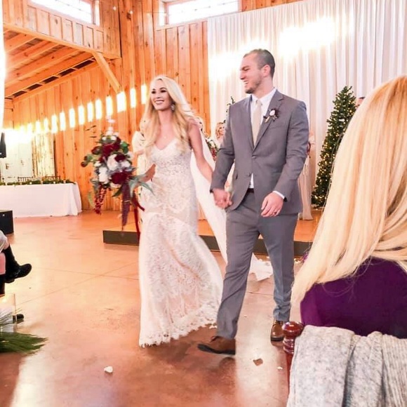 Meet your Posher, Emily - Picture 2 of 5